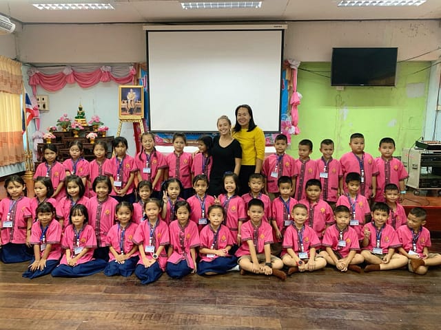 teaching English to elementary students in Thailand